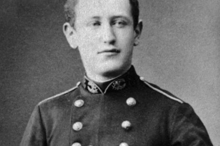 
	O soldado franc&ecirc;s Alfred Dreyfus: &quot;fui condenado pelo crime mais infame que um soldado pode cometer, e sou inocente&quot;, escreveu
 (AFP)