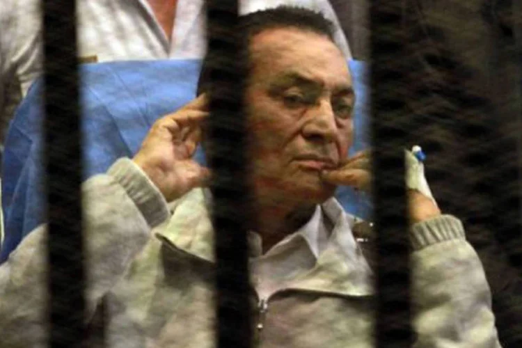 
	O ex-presidente Hosni Mubarak, na Academia de Pol&iacute;cia do Cairo: o novo julgamento de Mubarak come&ccedil;ar&aacute; em 11 de maio
 (Maher Iskandar/AFP)