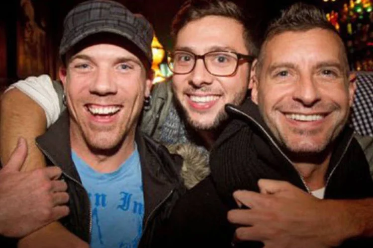 Defensores dos direitos dos homossexuais comemoram em um bar de Wellington
 (Marty Melville/AFP)