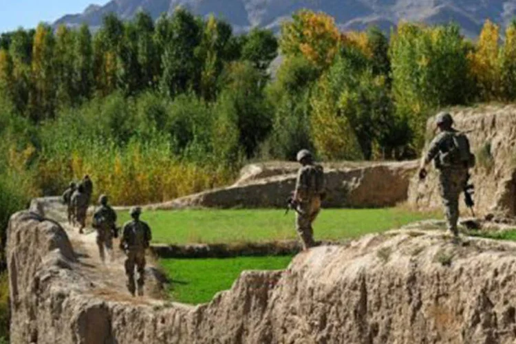 Tropas da Isaf patrulham província de Logar
 (Munir Uz Zaman/AFP)
