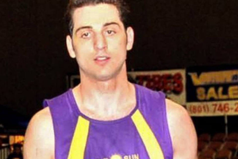 Tamerlan morreu por balas e traumatismos, revela jornal