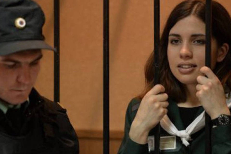 Integrante de grupo Pussy Riot pede liberdade condicional