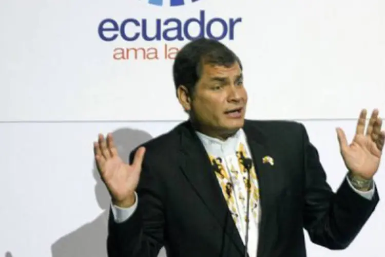 
	Rafael Correa durante a inaugura&ccedil;&atilde;o da Feira do Livro de Santo Domingo: &quot;h&aacute; golpismo permanente na regi&atilde;o&quot;, disse
 (Erika Santelices/AFP)