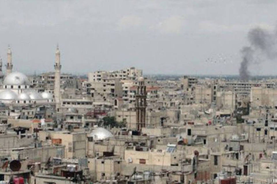 Exército sírio intensifica cerco em Homs