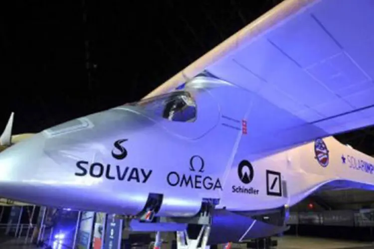 
	O avi&atilde;o solar su&iacute;&ccedil;o Solar Impulse: a aeronave &eacute; movimentada por quatro motores el&eacute;tricos&nbsp;
 (Josh Edelson/AFP)