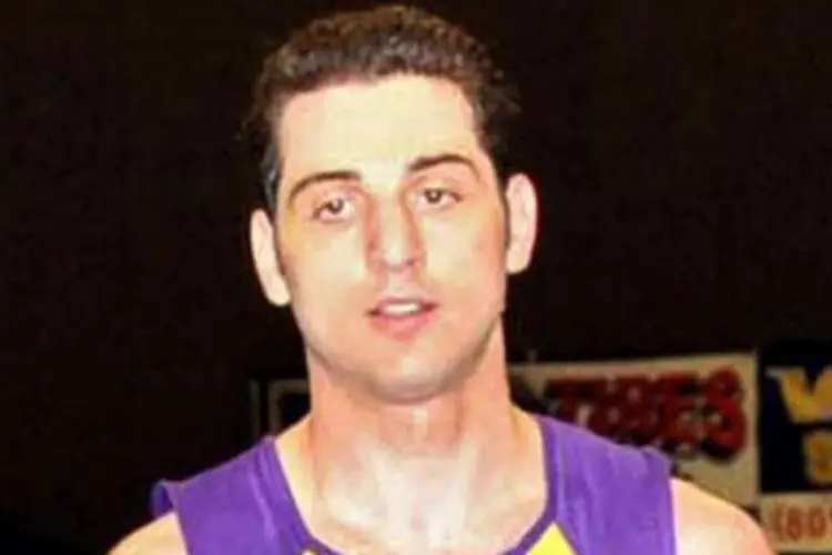 
	Tamerlan Tsarnaev: imprensa dos EUA havia noticiado anteriormente que uma das v&iacute;timas era amigo &iacute;ntimo de Tsarnaev, e que as mortes podem estar relacionadas a quest&otilde;es de drogas
 (Glenn DePriest/AFP)