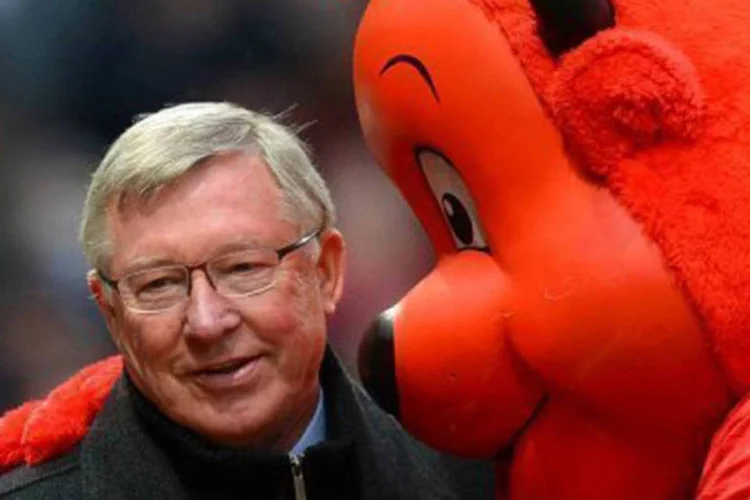 
	Alex Ferguson, antes de uma partida do Campeonato Ingl&ecirc;s em Old Trafford: ele comandou gera&ccedil;&otilde;es de jogadores excepcionais
 (Andrew Yates/AFP)