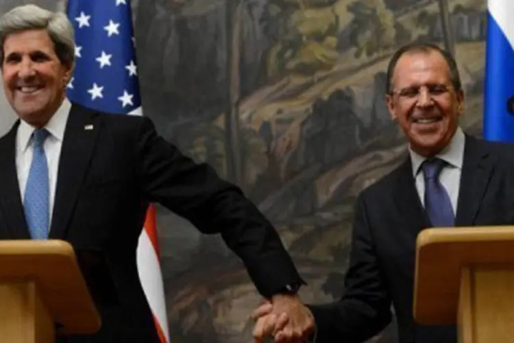 
	Kerry e Lavrov tamb&eacute;m concordaram que estavam preocupados com o poss&iacute;vel uso de armas qu&iacute;micas no conflito
 (Kirill Kudryavtsev/AFP)