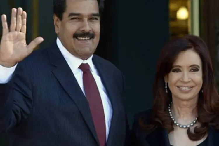 O presidente da Venezuela Nicolás Maduro e a presidente da Argentina Cristina Fernández em Buenos Aires
 (Juan Mabromata/AFP)