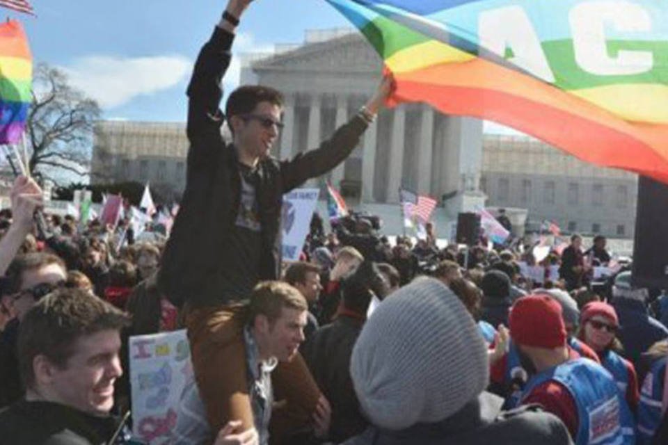 Simpatizantes do casamento gay protestam diante da Suprema Corte em Washington DC em 27 de março. (Jewel Samad/AFP)
