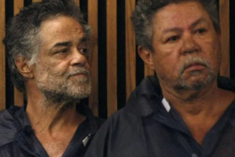 
	Onil e Pedro Castro se apresentam &agrave; Justi&ccedil;a: Pedro e Onil foram presos junto com seu irm&atilde;o, o acusado Ariel, na segunda-feira, mas foram liberados por falta de provas
 (Matt Sullivan/AFP)