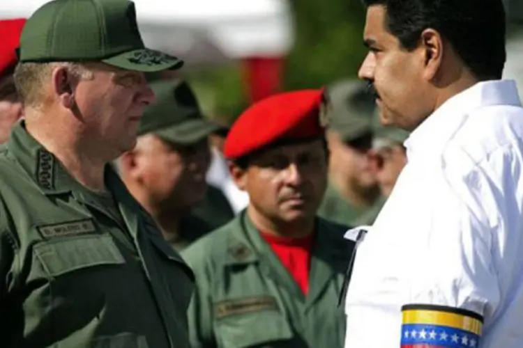 
	O presidente venezuelano Nicolas Maduro (D) e o ministro da Defesa, Diego Molero
 (Juan Barreto/AFP)