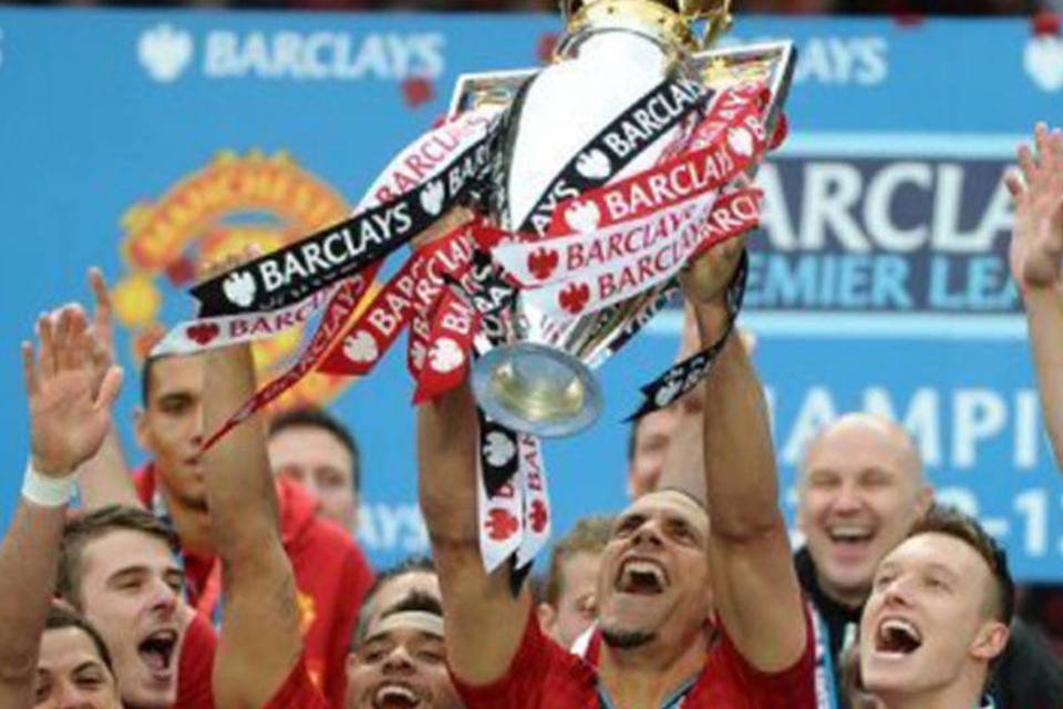 Rio Ferdinand anuncia aposentadoria da seleção inglesa