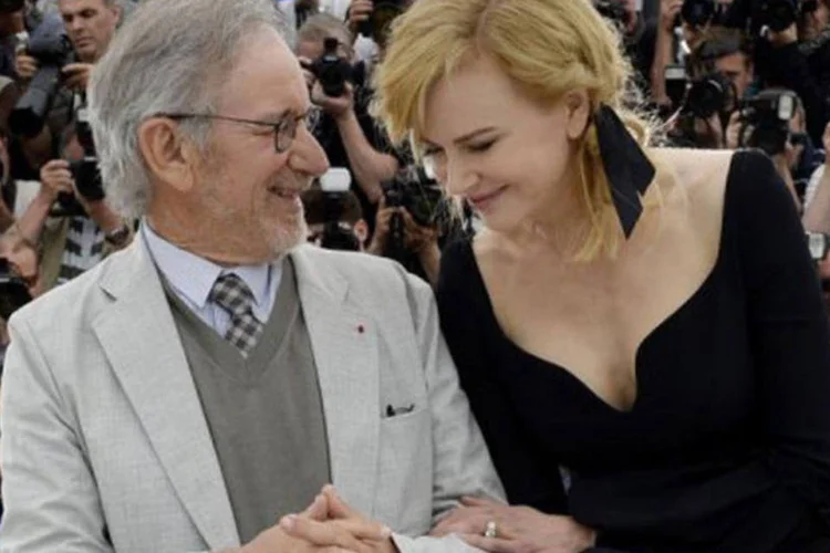 
	Steven Spielberg e Nicole Kidman, em Cannes: ele disse considerar &quot;revigorante&quot; n&atilde;o existir em Cannes &quot;campanhas&quot;
 (Anne-Christine Poujoulat/AFP)