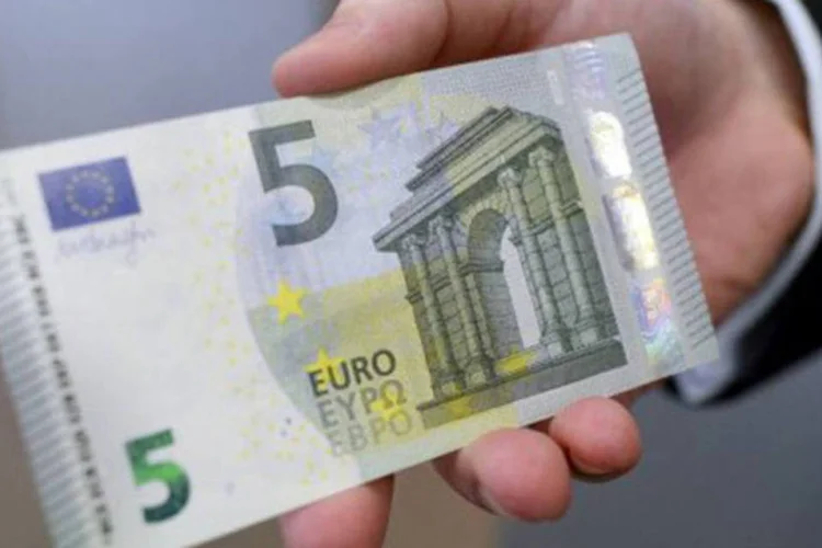 
	Nota de cinco euros: j&aacute; a receita fiscal subiu 21,5% em junho para 46,3 bilh&otilde;es de euros
 (Federico Gambarini/AFP)