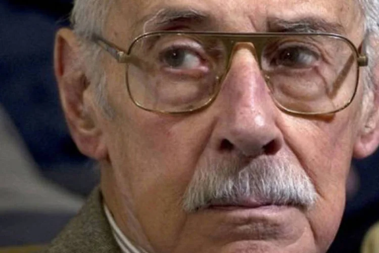 
	Jorge Videla:&nbsp;Videla, que governou de fato Argentina de 1976 a 1981, faleceu na sexta-feira 17 de maio aos 87 anos, na pris&atilde;o de Marcos Paz, prov&iacute;ncia de Buenos Aires.
 (Juan Mabromata/AFP)