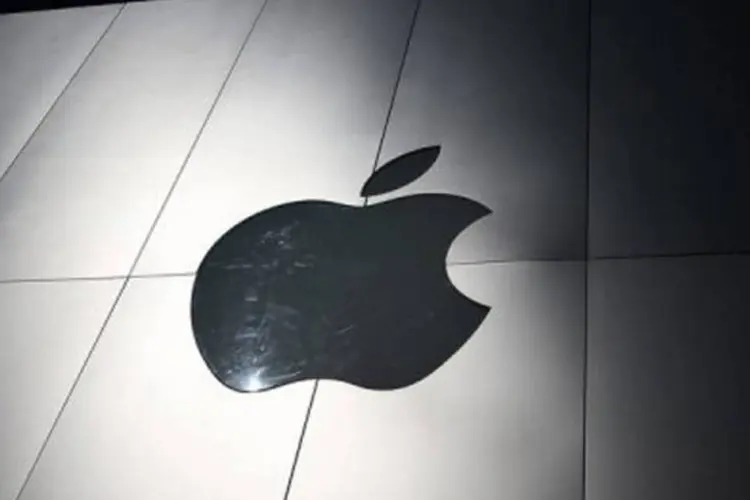 
	Logo da Apple: em seu site, empresa afirma que pedidos envolveram entre 9 mil e 10 mil contas
 (Justin Sullivan/AFP)