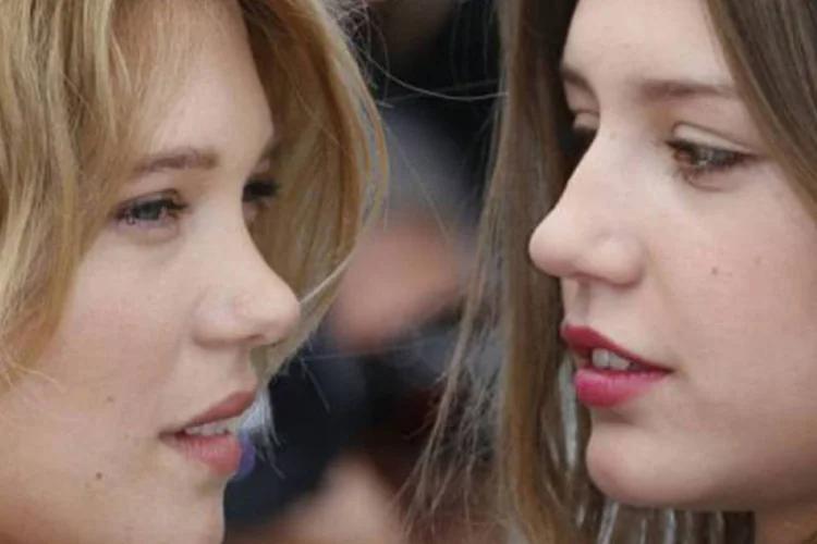 
	As atrizes francesas L&egrave;a Seydoux (e) e Adele Exarchopoulos, em Cannes: o filme pode render o pr&ecirc;mio de melhor atriz para a jovem Ad&eacute;le
 (Valery Hache/AFP)