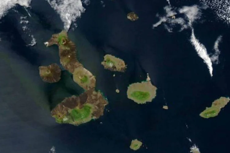 
	Imagem de sat&eacute;lite de Gal&aacute;pagos: a equipe do Street View passou dez dias neste conhecido arquip&eacute;lago do Equador
 (AFP)