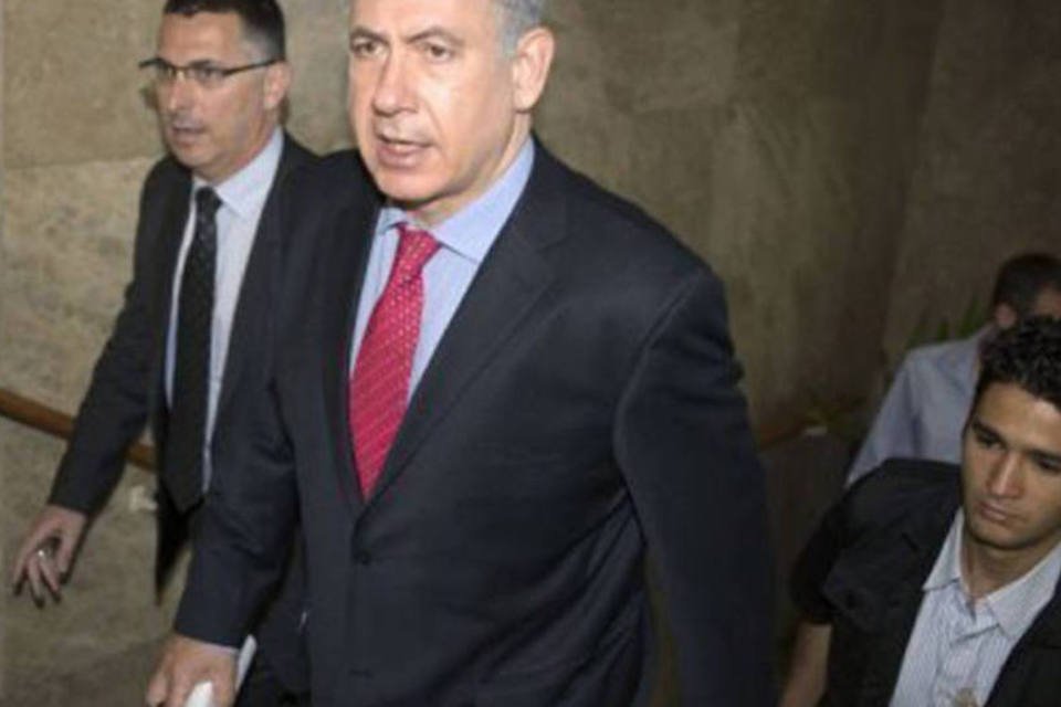 Netanyahu ordena a ministros silêncio sobre a Síria