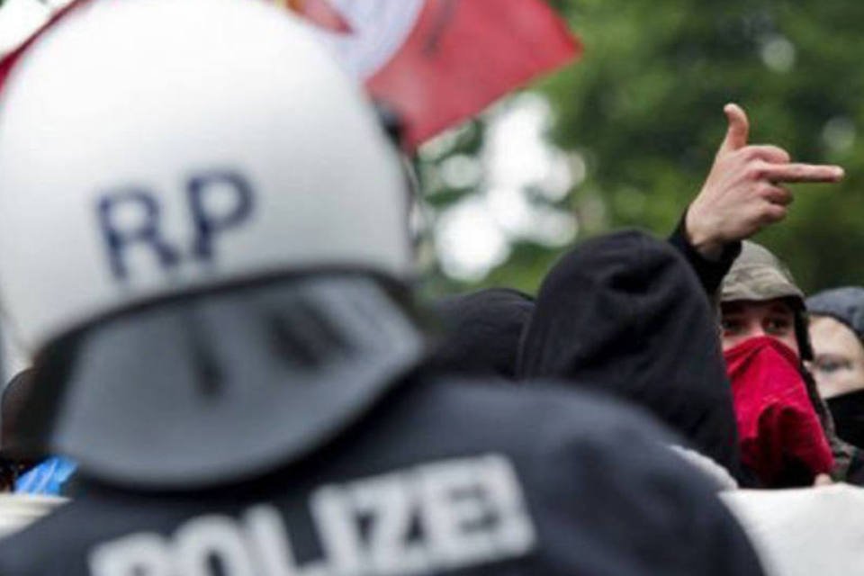 Mais de mil pessoas protestam em frente ao BCE em Frankfurt