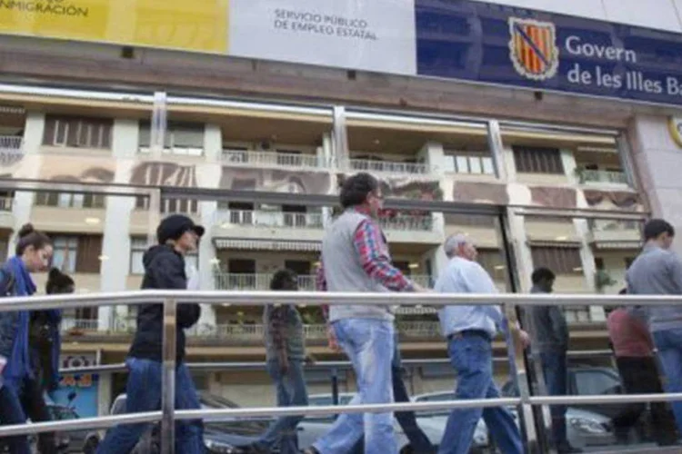 
	Ag&ecirc;ncia de empregos em Palma de Mallorca, Espanha: no pa&iacute;s, as fam&iacute;lias com renda m&eacute;dia representavam, no fim de 2010, 46% do total, diante de 50% em 2007
 (Jaime Reina/AFP)