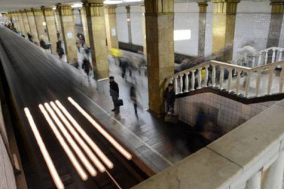 Milhares são retirados do metrô de Moscou após incêndio