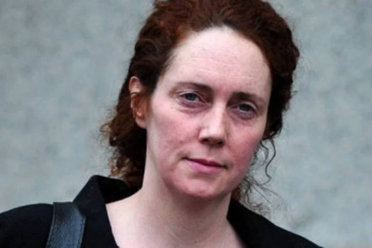 Rebekah Brooks deixa tribunal em Londres no dia 8 de março de 2013
 (Carl Court/AFP)