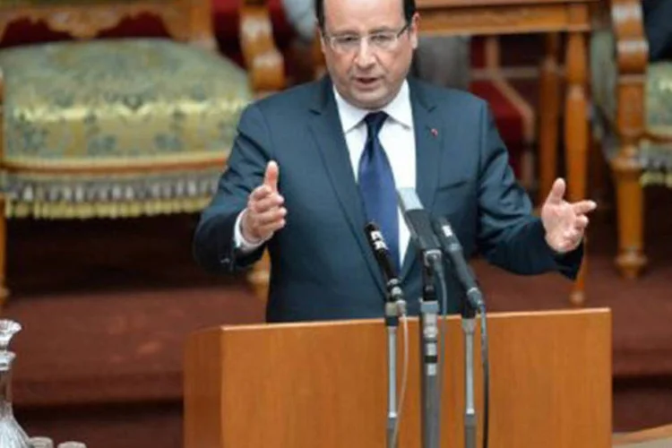 
	Fran&ccedil;ois Hollande discursa no parlamento de T&oacute;quio: &quot;h&aacute; 20 anos, o Jap&atilde;o optou por contribuir &agrave;s opera&ccedil;&otilde;es de manuten&ccedil;&atilde;o de paz em todo o mundo&quot;, destacou
 (Kazuhiro Nogi/AFP)