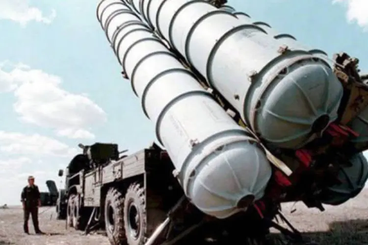 Mísseis: sistema deve garantir a segurança perante "ataques aéreos inimigos" (Vladimir Mashatin/AFP)