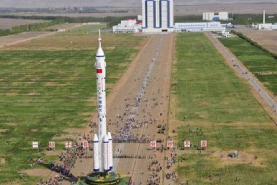 China lança missão espacial tripulada mais longa