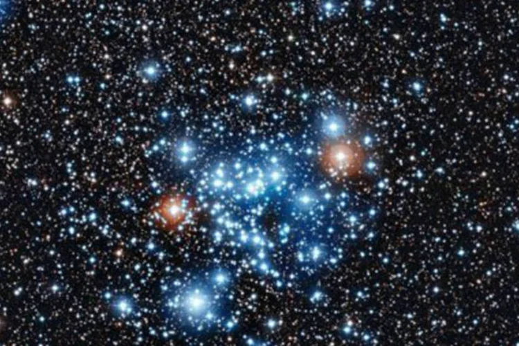 As constelações, agrupamentos de estrelas que formam padrões no céu, têm fascinado a humanidade ao longo da história, inspirando mitos, lendas e descobertas astronômicas. (AFP)