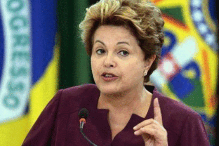 
	Dilma discursa no Pal&aacute;cio do Planalto: nos pontos apresentados, presidente recolheu muitas das reivindica&ccedil;&otilde;es do que qualificou como&nbsp;&quot;a voz das ruas&quot;
 (Evaristo Sa/AFP)