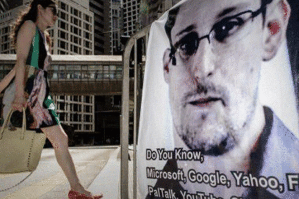 Snowden deixa Hong Kong com destino final incerto