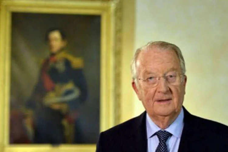Albert II discursa no palácio real: "minha idade e minha saúde não me permitem exercer minha função como gostaria", explicou o rei de 79 anos (Eric Lalmand/AFP)