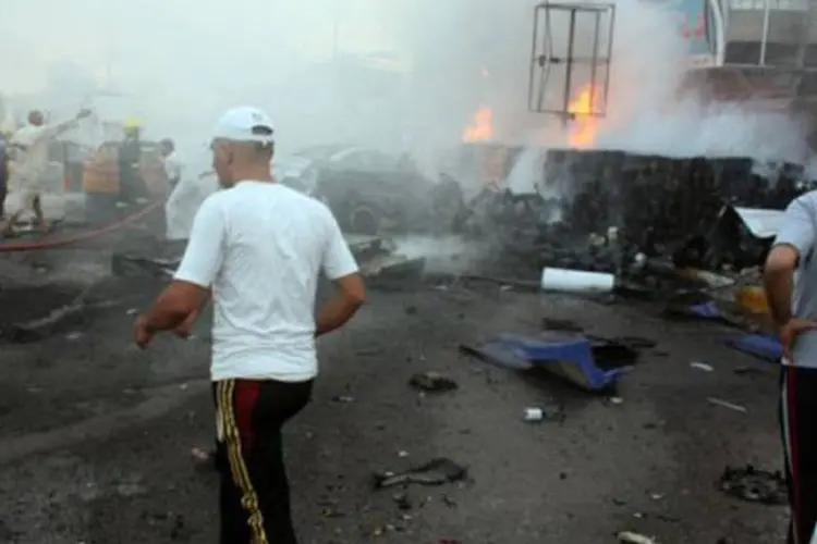 
	Explos&atilde;o na cidade de Nasiriyah, no Iraque: os &uacute;ltimos quatro meses foram os mais mort&iacute;feros no Iraque, com um saldo de tr&ecirc;s mil mortos e sete mil feridos, segundo ONU
 (AFP)