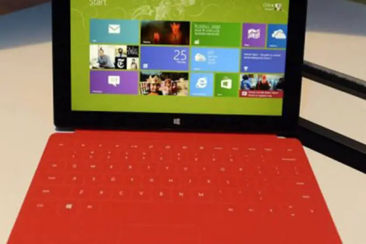 
	Tablet Surface: Microsoft anunciou resultados trimestrais ruins devido &agrave; fraca demanda por computadores pessoais e vendas decepcionantes do tablet&nbsp;
 (Timothy A. Clary/AFP)