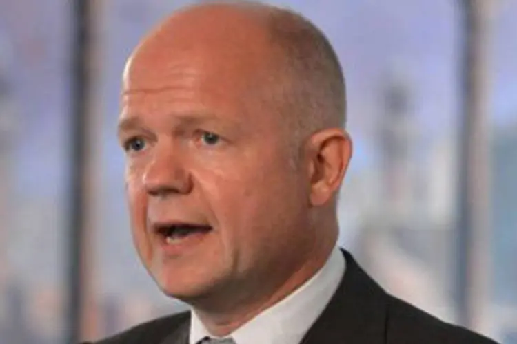 
	O chanceler brit&acirc;nico, William Hague: o servi&ccedil;o de seguran&ccedil;a brit&acirc;nico, supervisionado por Hague, tamb&eacute;m teria espionado os delegados estrangeiros durante uma reuni&atilde;o do G20 em Londres em 2009
 (Aamir Qureshi/AFP)