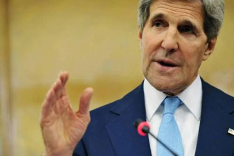 
	O secret&aacute;rio americano de Estado, John Kerry: &quot;n&atilde;o acho que seja t&atilde;o simples como alguns deles consideram. Mas se eu estivesse no lugar deles eu estaria &agrave; procura de ajuda onde eu pudesse encontrar.&quot;
 (Mandel Ngan/AFP)