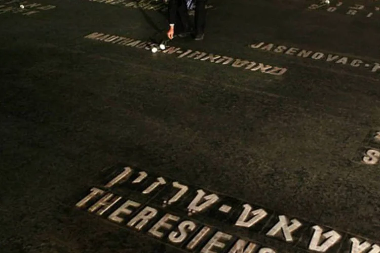 
	Memorial do Holocauto: Schindler salvou a vida de pelo menos 1.200 judeus que trabalhavam em suas f&aacute;bricas durante a Segunda Guerra Mundial
 (Gali Tibbon/Reuters)