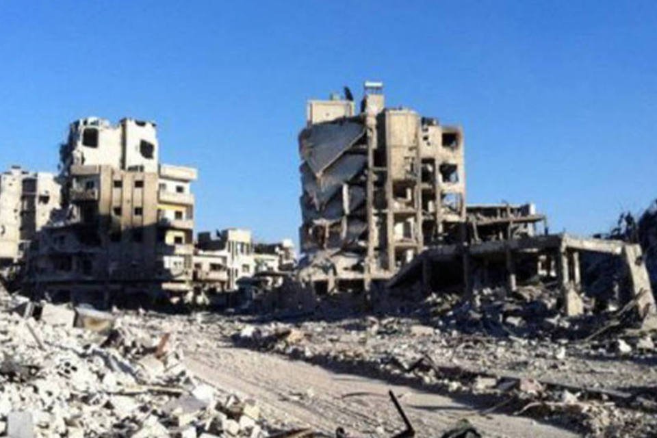 Autoridades sírias anunciam que evacuarão os civis de Homs