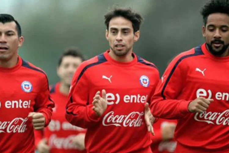 Seleção chilena participa de treino em Santiago, 4 de setembro de 2013
 (Carlos Parra/AFP)
