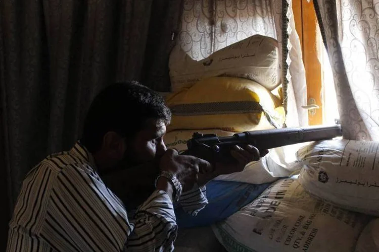 Membro do Exército Livre da Síria: ataques contra a Síria, se ordenados, poderão se estender por mais de um dia, segundo fonte (Molhem Barakat/Reuters)