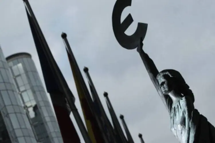 
	Escultura no pr&eacute;dio da Uni&atilde;o Europeia em Bruxelas:&nbsp;chefes de Estado e governo da UE fizeram na semana passada uma primeira rodada de san&ccedil;&otilde;es contra a R&uacute;ssia
 (Getty Images)