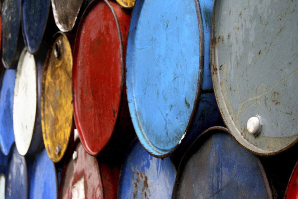 Rússia assume preço do petróleo em US$40 por barril