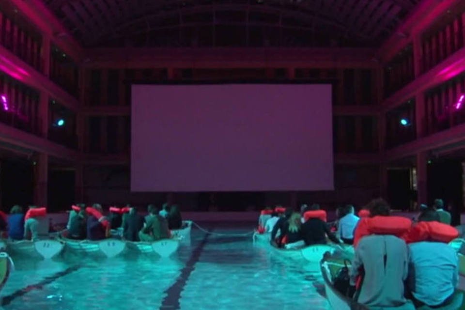 Ação de “As Aventuras de Pi” transforma piscina em cinema