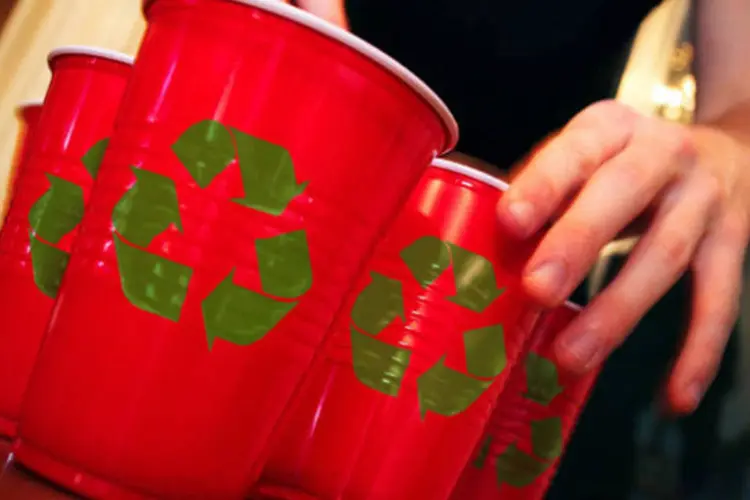 Copos recicláveis (E-magic/Flickr)