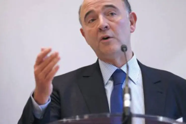 
	O ministro franc&ecirc;s da Economia, Pierre Moscovici: governo agora tem como meta um d&eacute;ficit de 4,1% da produ&ccedil;&atilde;o neste ano, acima da previs&atilde;o anterior de 3,7%
 (Francois Guillot/AFP)