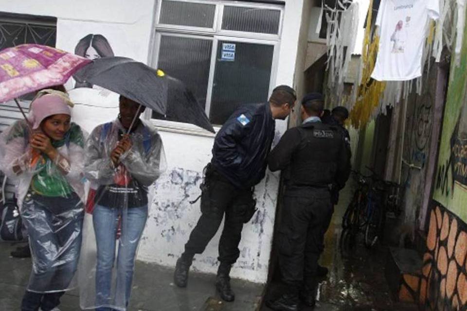 MP denuncia 17 pessoas por ataque a UPP em Manguinhos