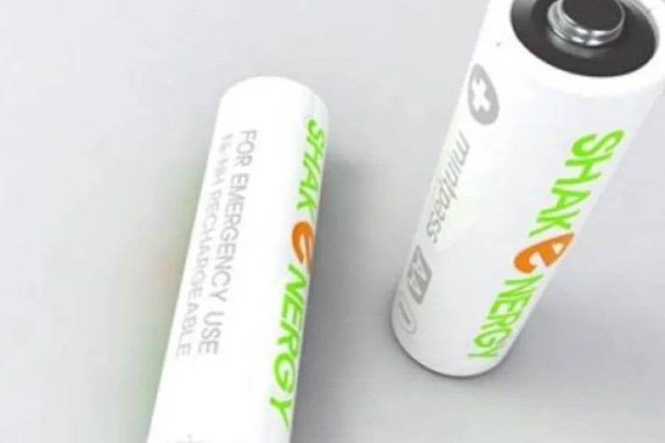 Aparelho possui cerca de metade da capacidade de uma bateria recarregável comum (750mAh - 1000mAh) (Divulgação)